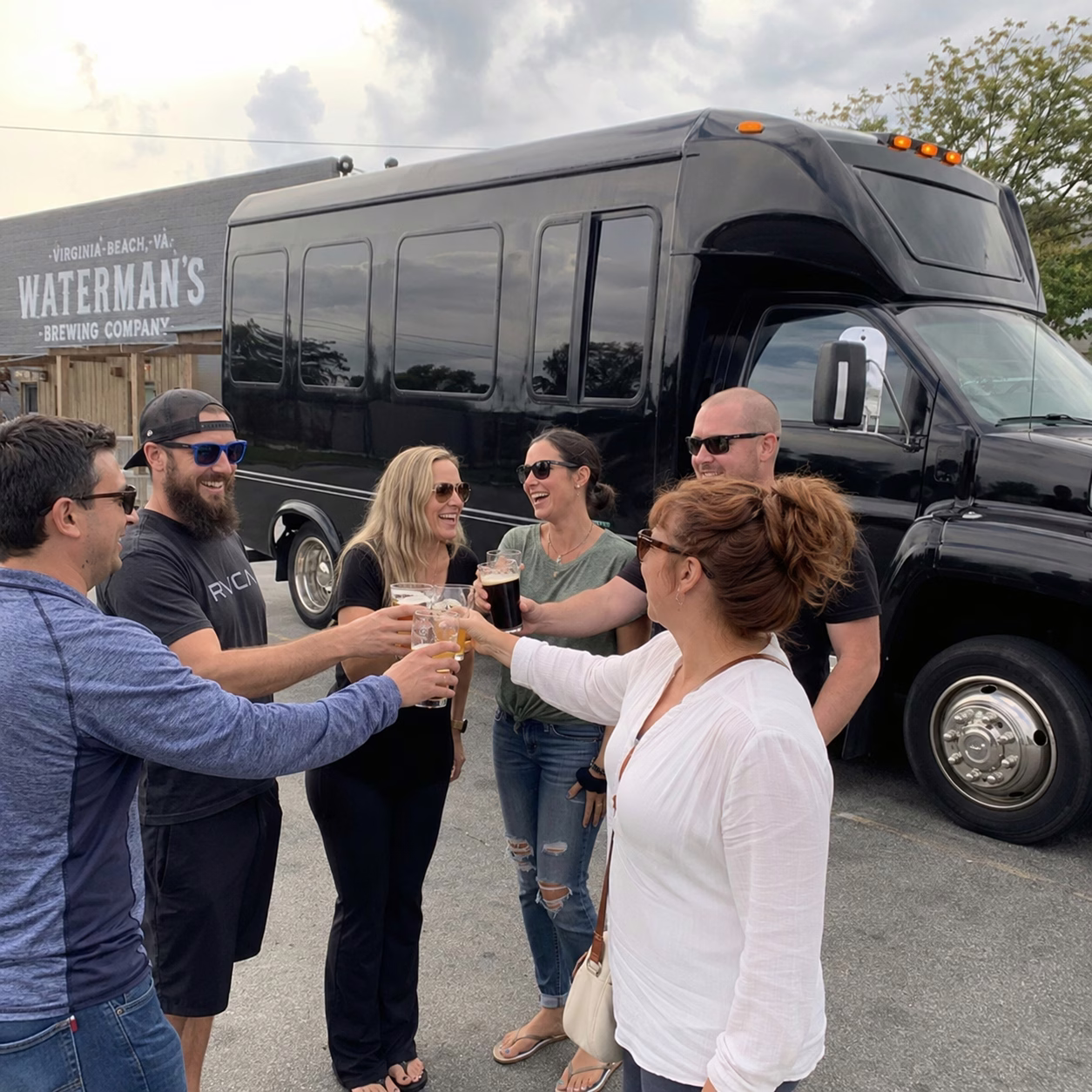 Winery tour pub crawl party bus winery tour party bus party bus exterior group brewery stop 4 in Hampton Roads